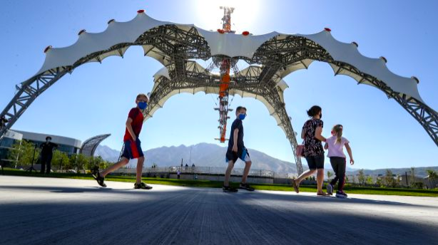 Mô hình cấu trúc kim loại "Claw" (Cái vuốt) đóng vai trò sân khấu du lịch không gian ảo đang được xây dựng để phục vụ du khách vào 2022